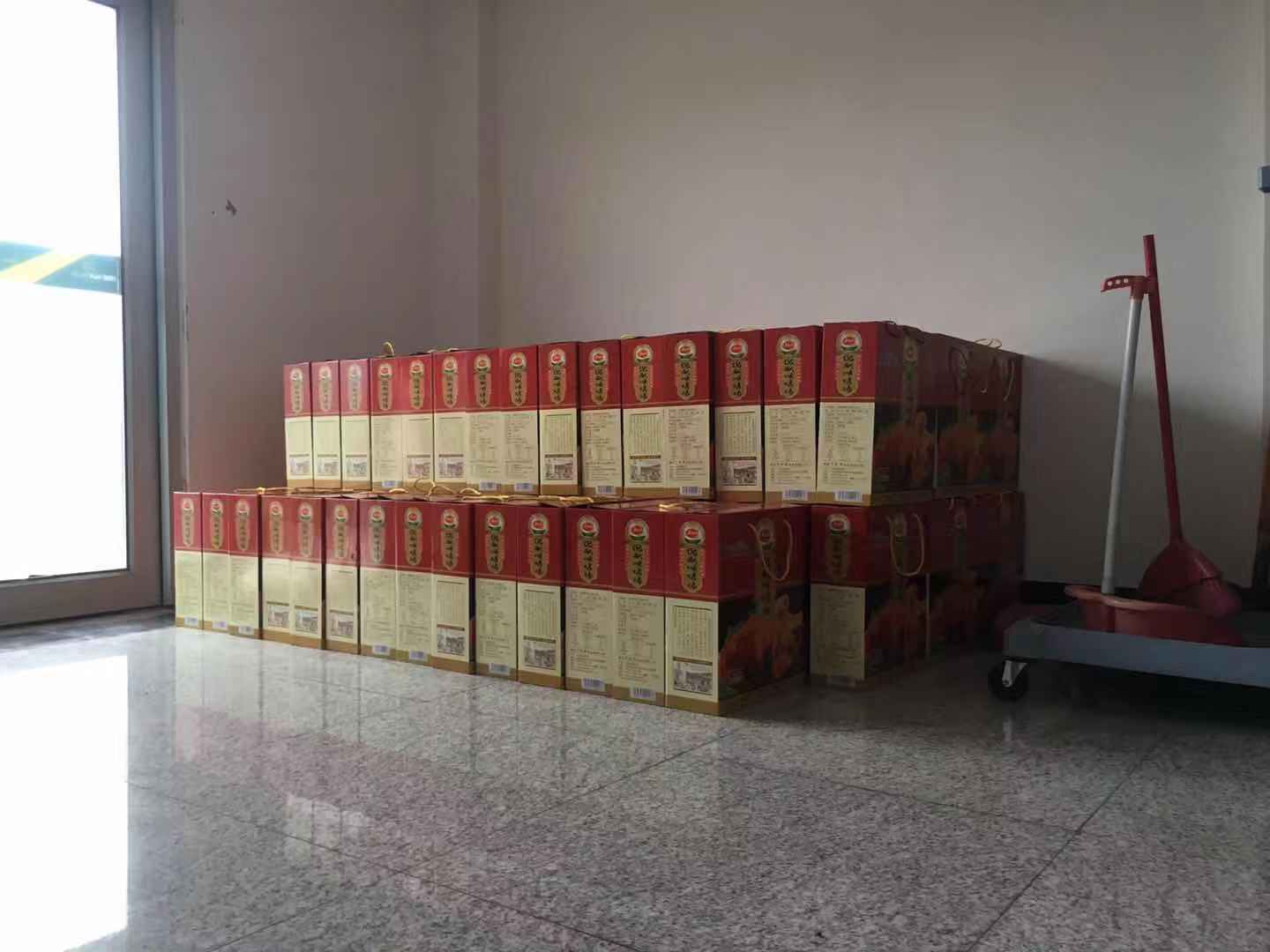 有酒又怎么能沒有雞呢？