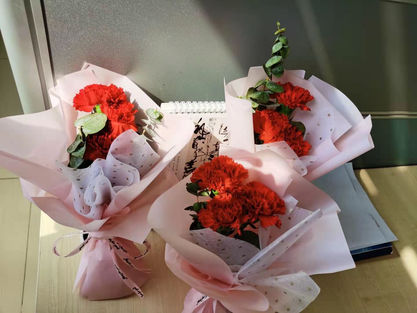 凱能鮮花送女神，祝福全天下女士幸福安康